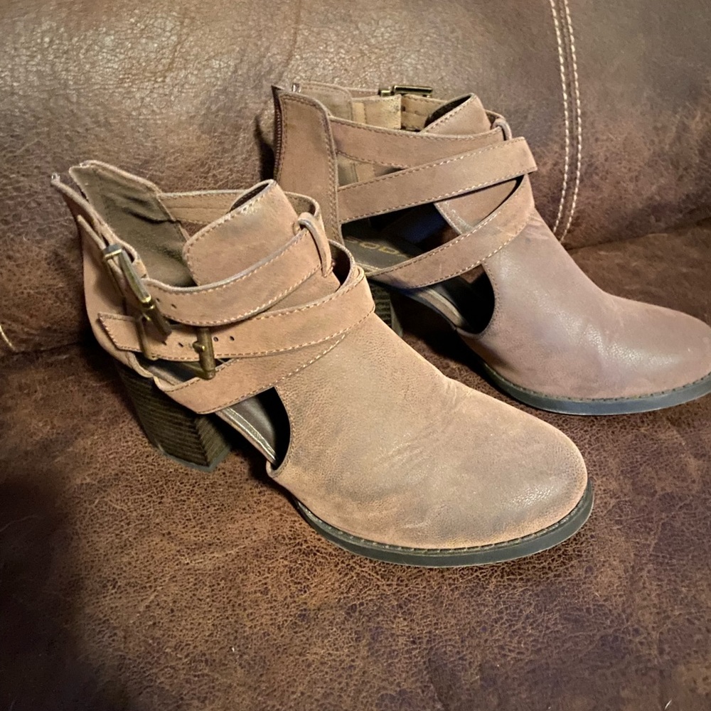 Soda brand cut out heeled booties
